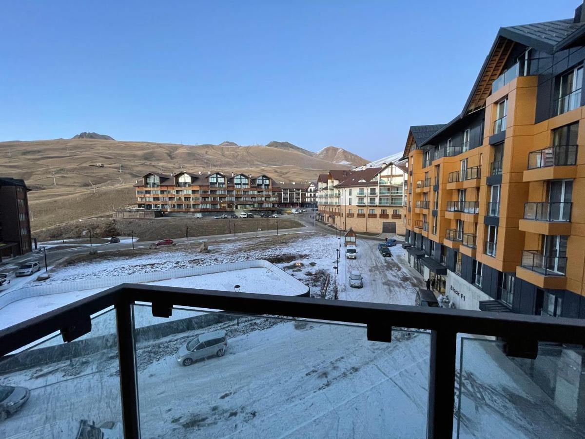 Ferienwohnung Redco Four Seasons In New Gudauri 302 Exterior foto